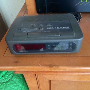 Vintage Sony ICF-C26 Dream Machine